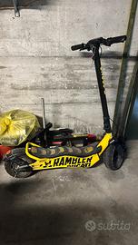 Monopattino Ducati scrambler