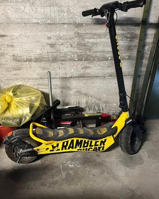 Monopattino Ducati scrambler