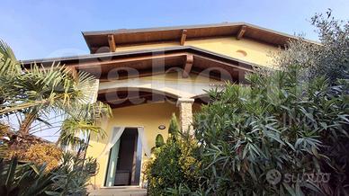Villa o villino Gossolengo [Cod. rif 3273733VRG]
