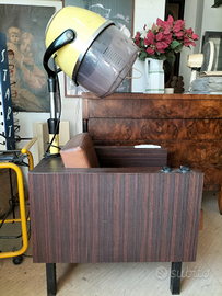 Poltrona da barbiere vintage vecchia