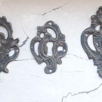 Bocchette copri serratura antiche per cassettone