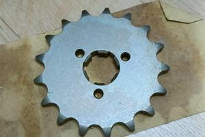 PIGNONE 17T 27511-33600 SUZUKI 380 550 750 M. JAP