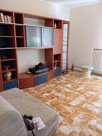 Trilocale con Balconi in zona Grazie