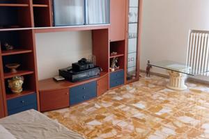 Trilocale con Balconi in zona Grazie