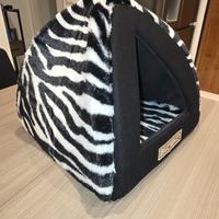 cuccia casetta zebrata