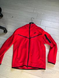 nike tech rossa