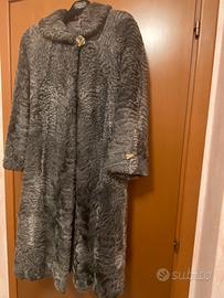 Cappotto in astrakan color grigio