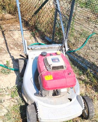 Tagliaerba tosaerba yanmar