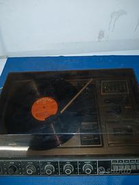 giradischi vintage Philips AF571 degli anni '70. 
