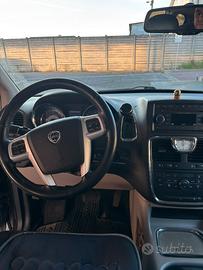 Lancia voyager 7 posti