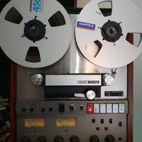 Registratore professionale a bobine Ampex ATR700