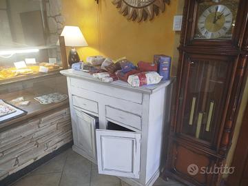 Madia in legno vecchia