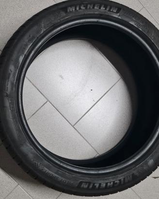 gomme 225 45 r19