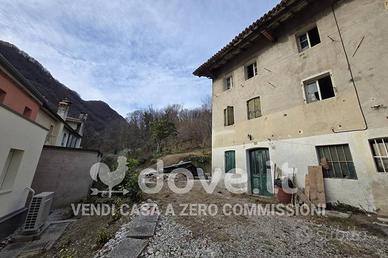 Rustico / Casale di 90 m² con 5 locali a Vittorio 