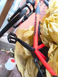 Bicicletta arancione 