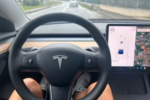 TESLA MODEL 3 RWD