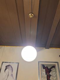 Lampada a sospensione anni'50 in vetro opalino 