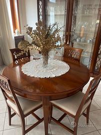 Tavolo Visconti con sedie