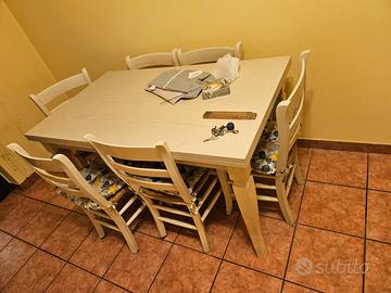 Tavolo allungabile in legno + 6 sedie – Ottime