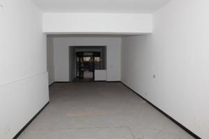 Locale commerciale fronte strada mq. 65 totalmente