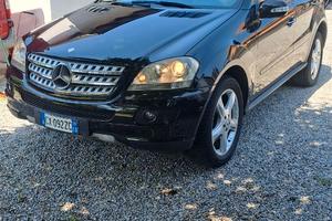 Mercedes ML320