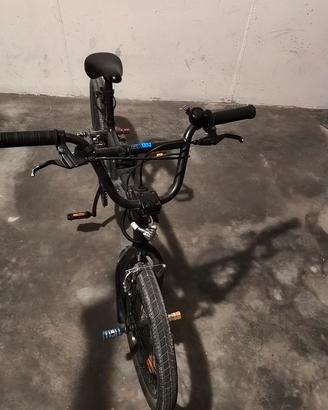 BICI BMX NERA 