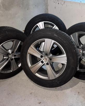 Pneumatici invernali 255/55 R18 completi di cerchi