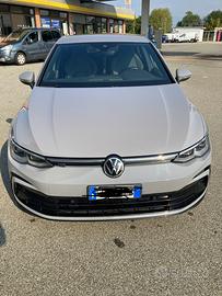 Golf 8 rline 2.0 tdi 150 cv dsg