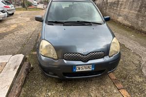 Yaris 1000 benzina portiera da sostituire