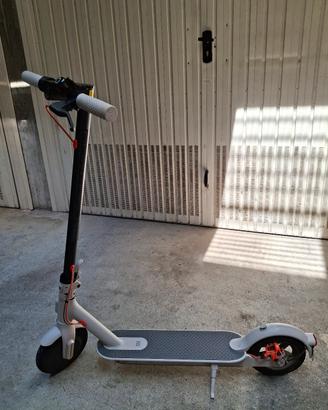 Monopattino Xiomi Electric scooter Mi3