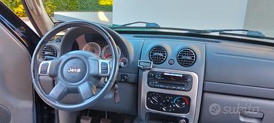 JEEP CHEROKKE 2.8 LIMITED PREMIUM