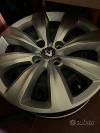 Cerchi e borchie Renault Clio V nuovi