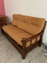 2 divani, un armadio, un letto