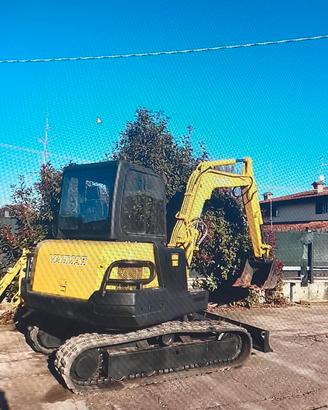 E212 - Escavatore 50 q Yanmar B50