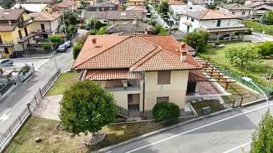 VILLA SINGOLA A CAPRIOLO