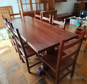 Tavolo da pranzo in legno massello con 8 sedie