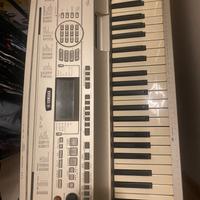 Pianoforte digitale Yamaha DGX-500