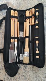 Set barbecue in legno e acciaio
