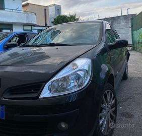 Auto Clio le iene