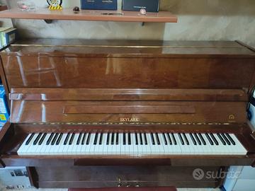 Pianoforte Verticale  Skylark