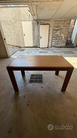 Tavolo rettangolare in legno massello