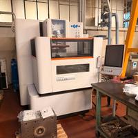 Macchina per taglio con elettroerosione a filo