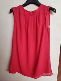 Top rosso senza maniche