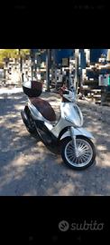 Beverly 300 ie