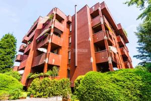 Ampio trilocale con balcone, box e cantina