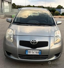 Toyota Yaris 1.0 5 porte