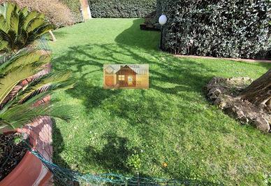 Villa di 139 m² con più di 5 locali e box auto a C