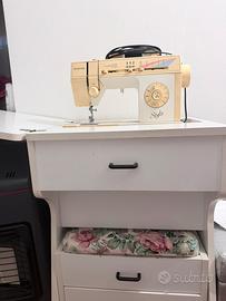 Macchina da cucire Singer  con mobiletto integrato