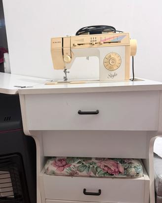 Macchina da cucire Singer  con mobiletto integrato