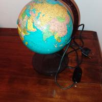 Mappamondo luminoso 